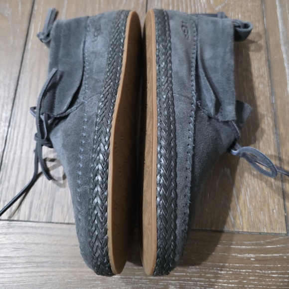 UGG Woodlyn Moccasins, Women's Size 7.5 - Picture 6 of 9
